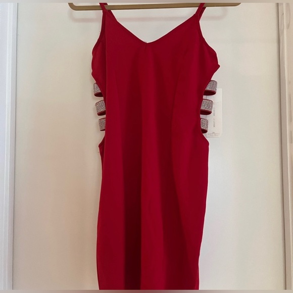 Almost Famous Dresses & Skirts - New ALMOST FAMOUS CUTOUT SPARKLING RED DRESS NWT